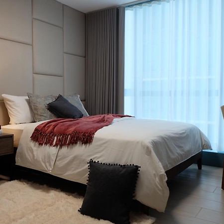 One Uptown Residence Taguig Eksteriør bilde